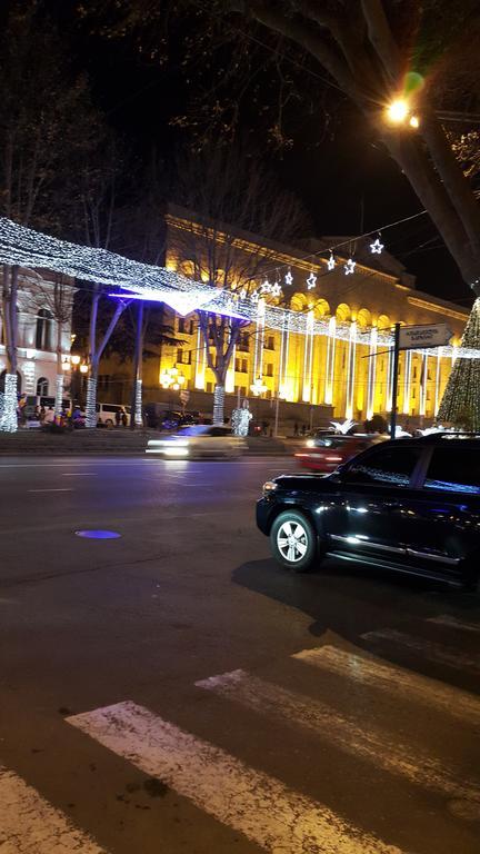 Apartment On Rustaveli Avenue تبليسي المظهر الخارجي الصورة