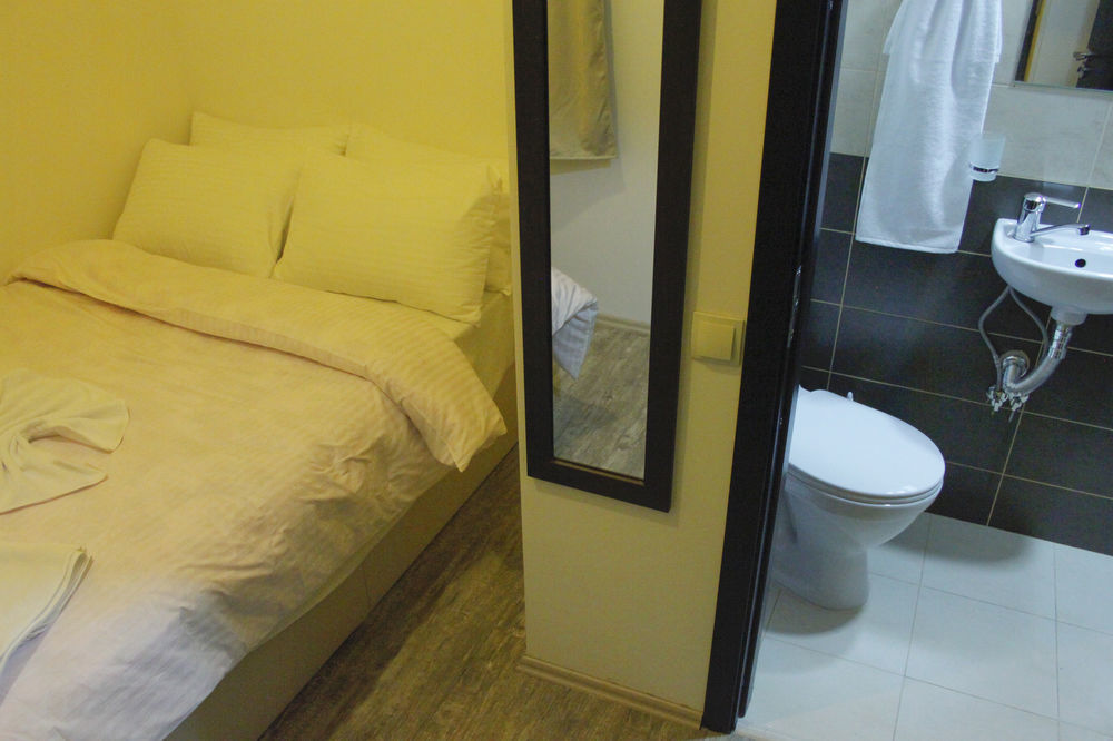 Apartment On Rustaveli Avenue تبليسي المظهر الخارجي الصورة