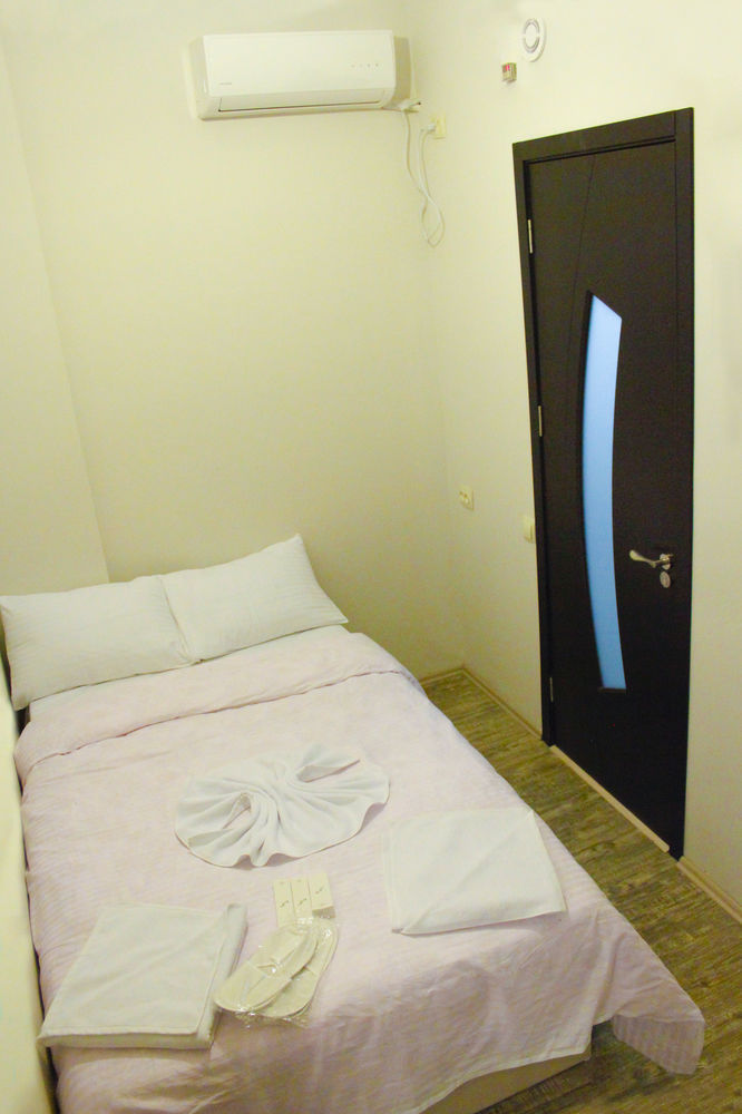 Apartment On Rustaveli Avenue تبليسي المظهر الخارجي الصورة