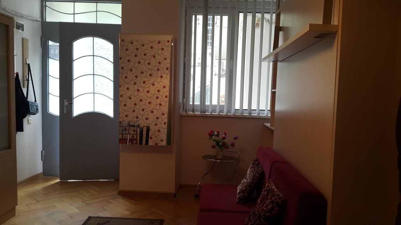Apartment On Rustaveli Avenue تبليسي المظهر الخارجي الصورة